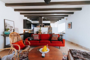 Hacienda Harmony Mid Century Gem with Hottub and Views